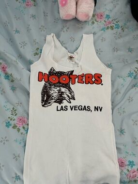 Hooters Tank